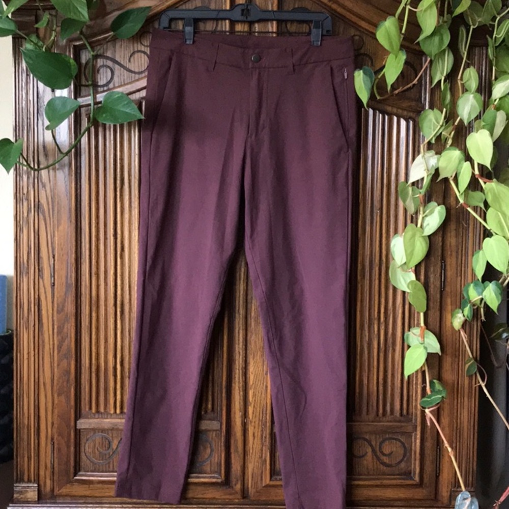 Lululemon’s Mens Maroon Classic Pant